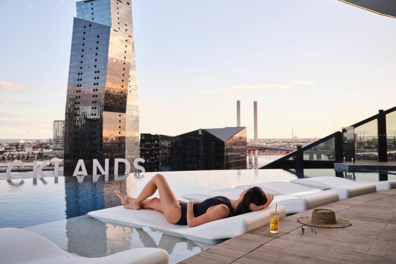 墨尔本港区万豪酒店 外观 照片 The rooftop pool at the Standard East Village