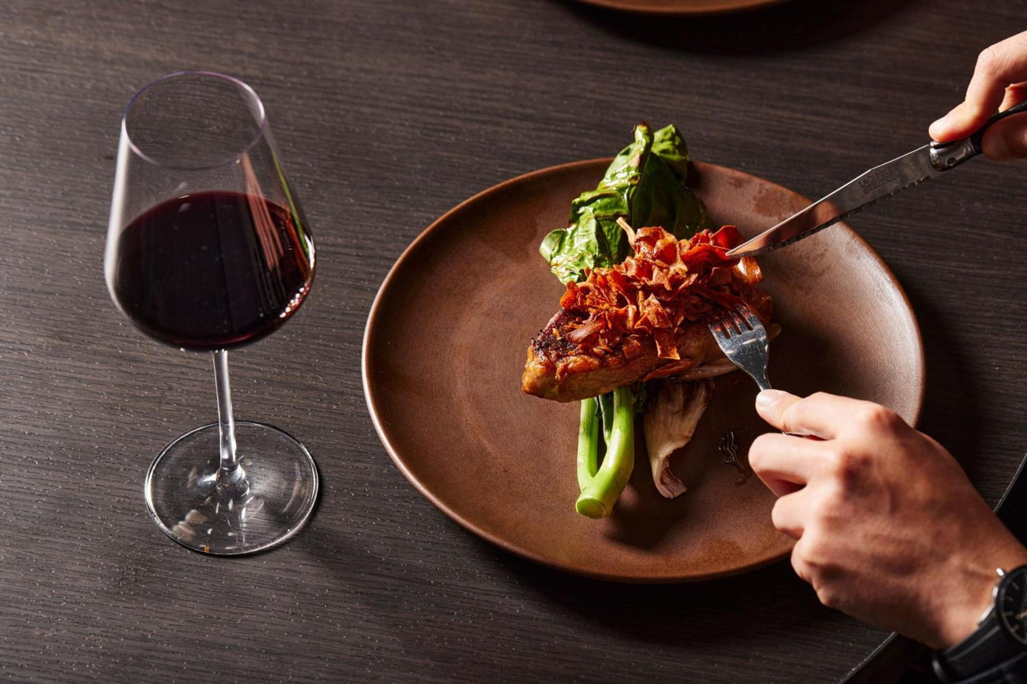 墨尔本港区万豪酒店 外观 照片 A wine glass