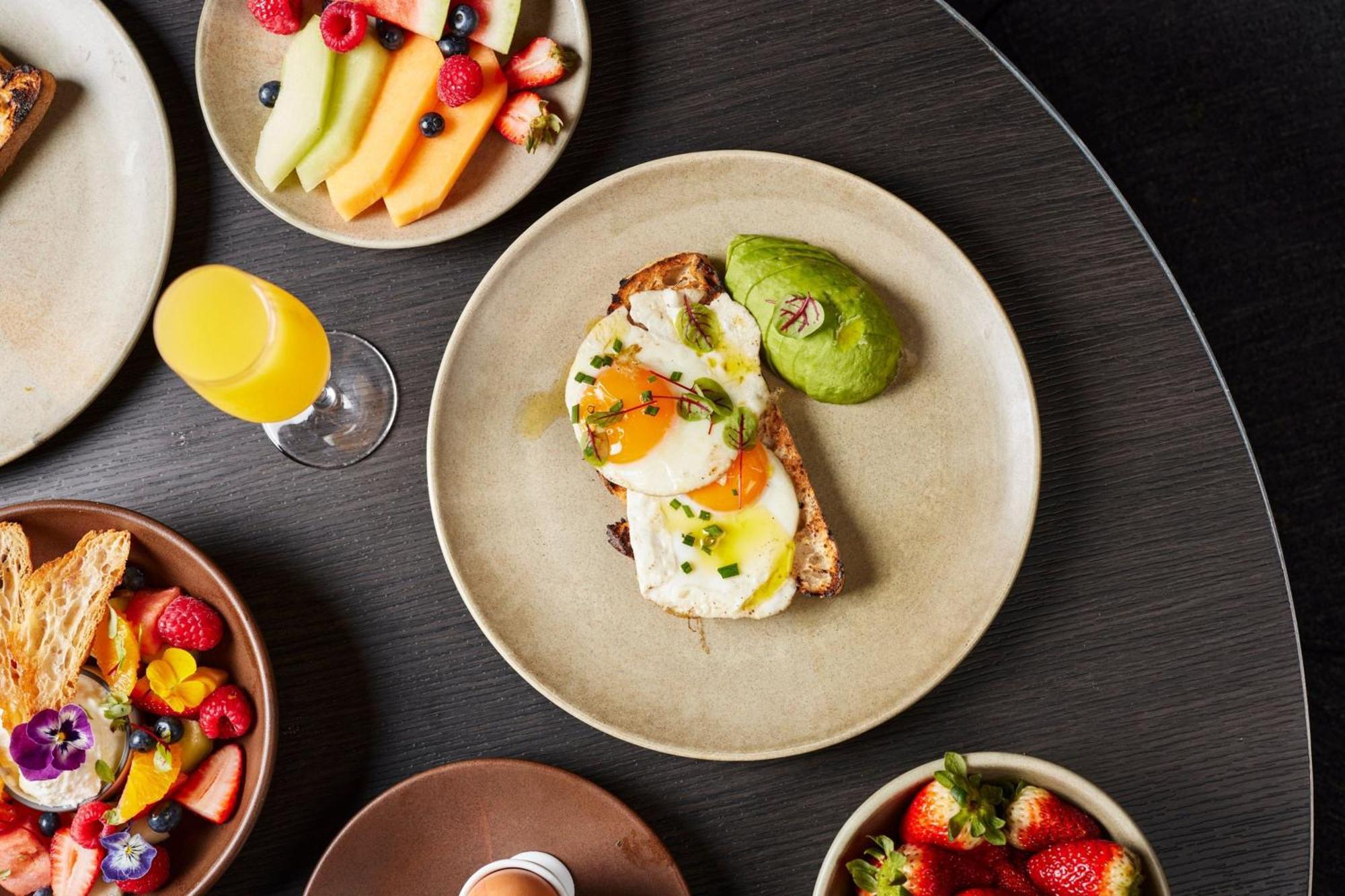 墨尔本港区万豪酒店 外观 照片 Avocado and egg on toast